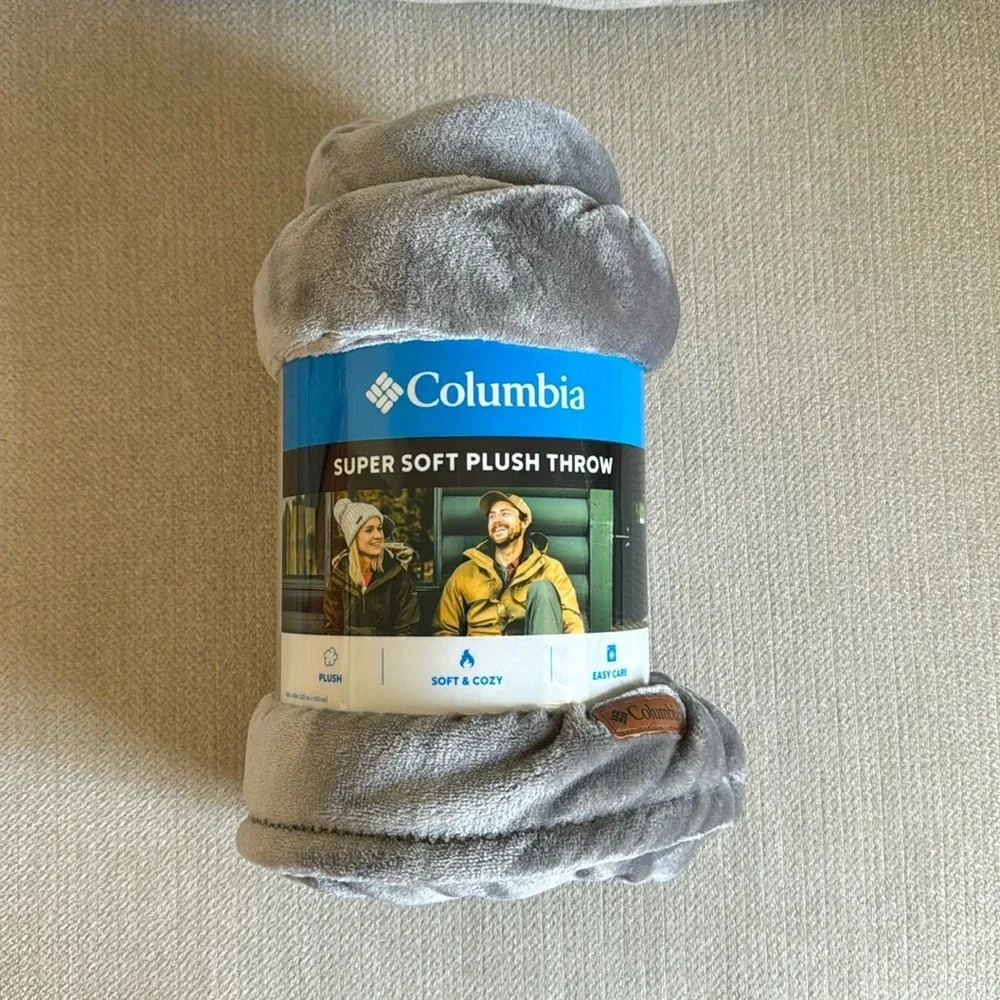 Columbia super soft plush throw